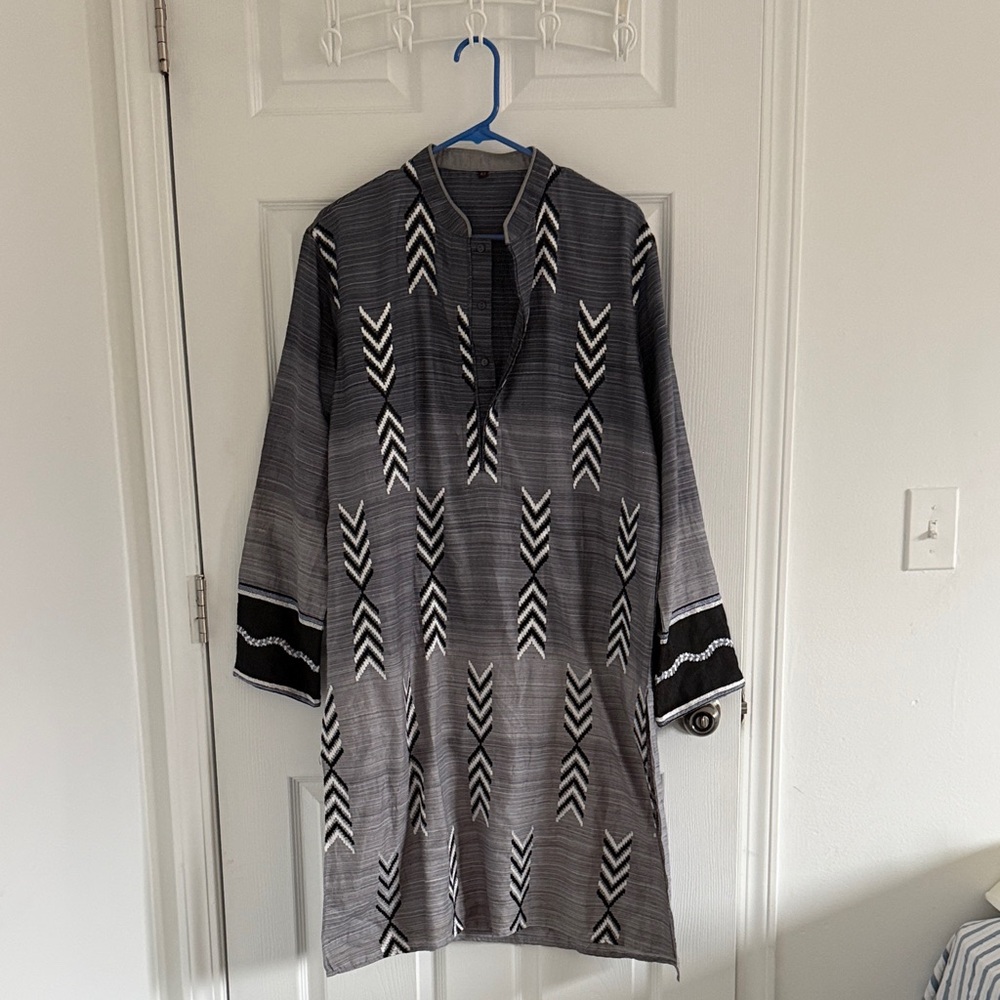 Gray And White Patterned Kurta - image 5